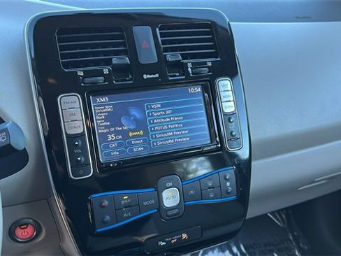 Used 2015 Nissan Leaf SV w/ LED & Quick Charge Package image 28