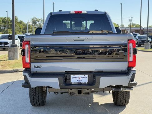 New 2026 Ford F250 Platinum w/ FX4 Off-Road Package image 38