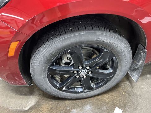 Certified 2023 Buick Enclave Essence w/ Sport Touring Edition image 33