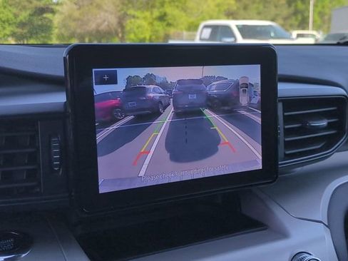 Used 2023 Ford Explorer XLT RWD image 26