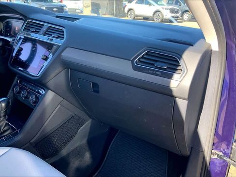 Used 2021 Volkswagen Tiguan SEL w/ 3-Row Tiguan MDO Package image 18