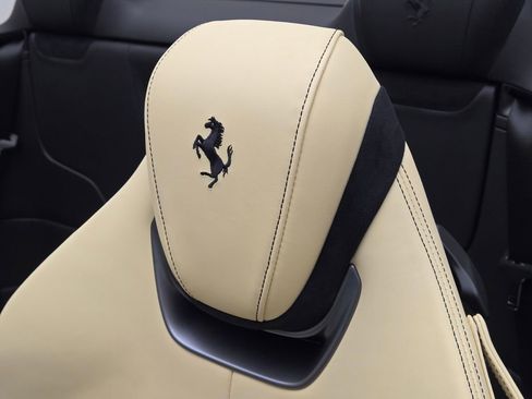 Used 2024 Ferrari Roma Spider RWD image 33