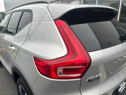 Certified 2025 Volvo XC40 B5 Plus AWD/4WD image 10
