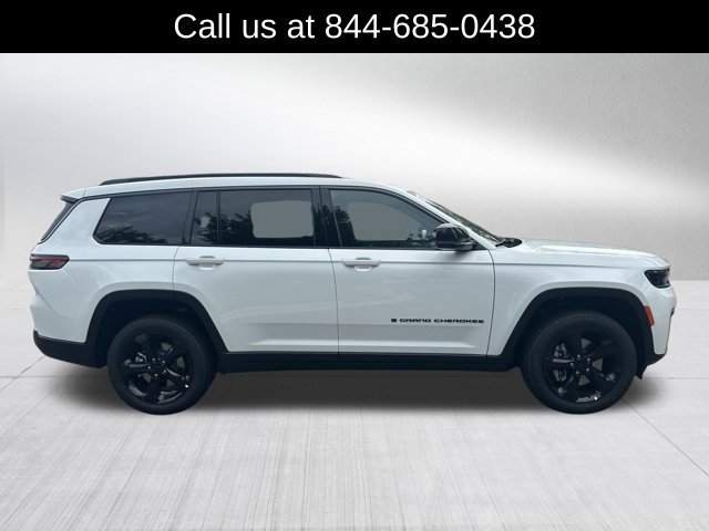 New 2026 Jeep Grand Cherokee L Limited w/ Limited Altitude Package AWD/4WD image 4