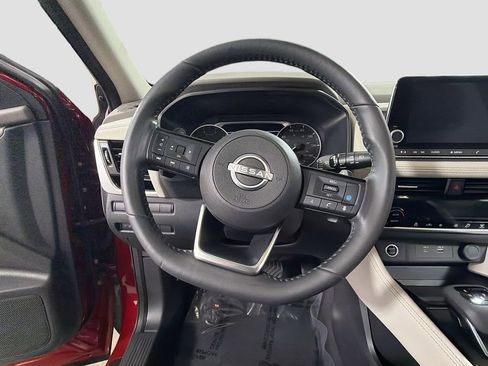 Used 2023 Nissan Rogue SL AWD/4WD image 14