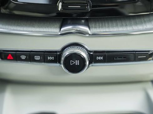 Certified 2024 Volvo XC60 B5 Plus w/ Climate Package AWD/4WD image 26