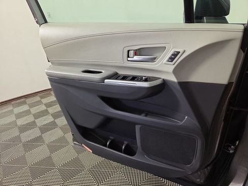 Used 2024 Toyota Sienna Limited AWD/4WD image 31