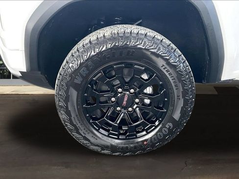 New 2026 GMC Canyon Elevation w/ Convenience Package RWD image 13