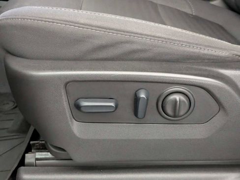 Used 2022 Chevrolet Silverado 1500 LT w/ Safety Package image 19