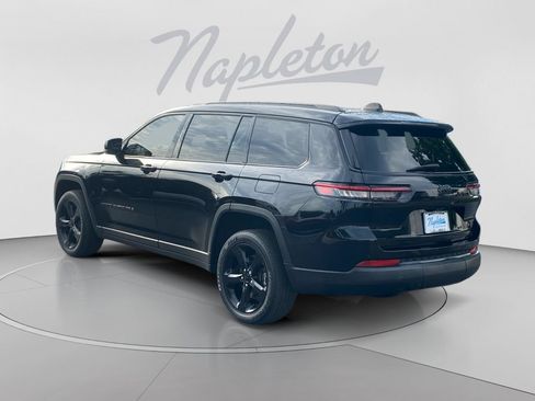 Used 2023 Jeep Grand Cherokee L Laredo RWD image 3