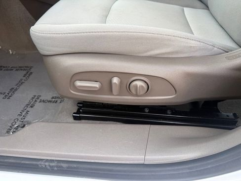 Used 2023 Chevrolet Malibu LT image 6