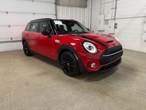 Used 2020 MINI Cooper Clubman S w/ Driver Assistance Package image 4