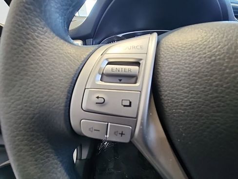 Used 2016 Nissan Rogue SV w/ SV Premium Package image 25