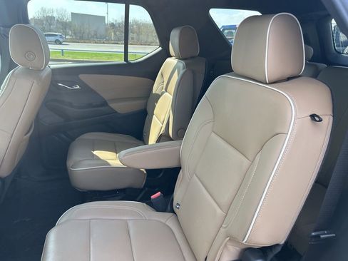 Used 2023 Chevrolet Traverse Premier image 33