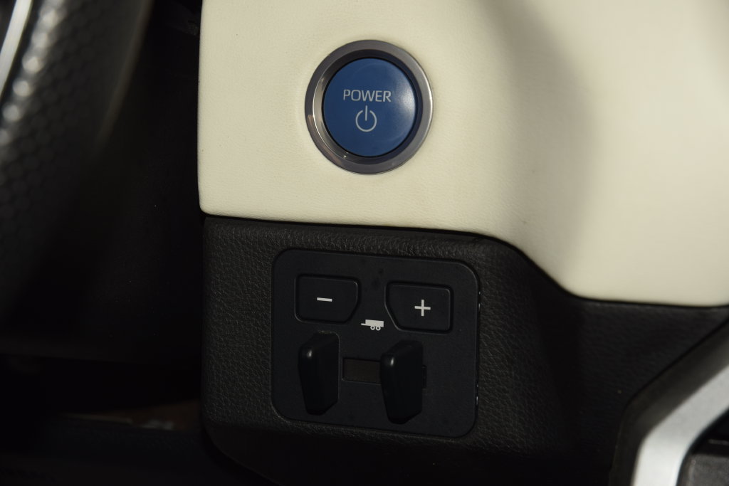 Used 2022 Toyota Tundra Capstone AWD/4WD image 33