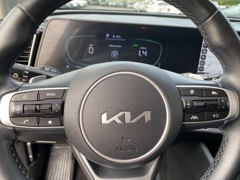 Used 2023 Kia Sportage EX AWD/4WD image 16