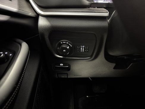 Used 2025 Jeep Grand Cherokee Limited image 16