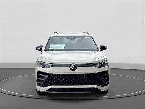 New 2026 Volkswagen Tiguan SE R-Line image 2