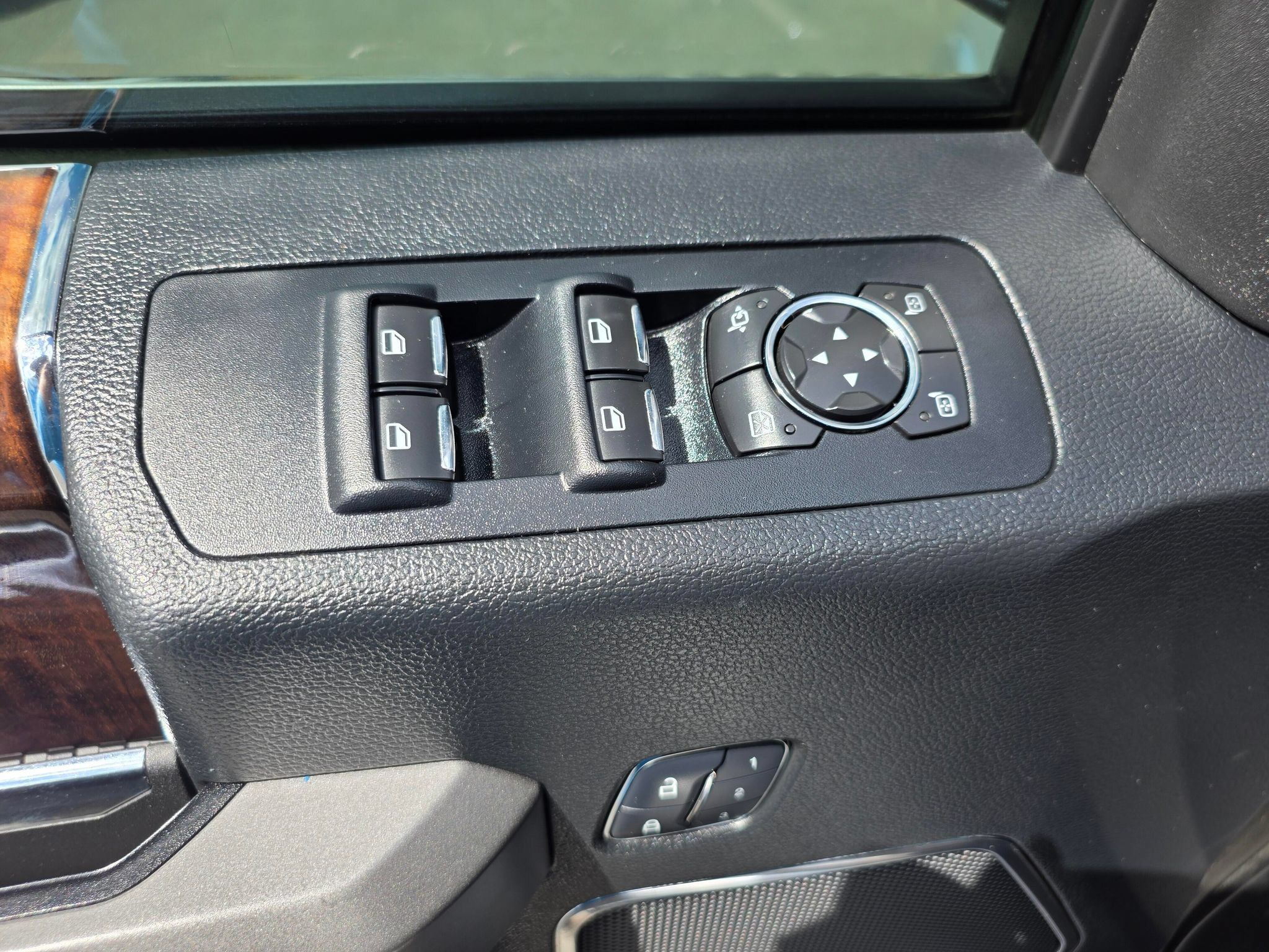 Used 2015 Ford F150 Platinum w/ Max Trailer Tow Package AWD/4WD image 26
