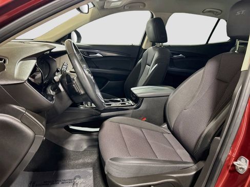 Used 2023 Buick Envision Preferred w/ Sport Touring Package AWD/4WD image 18
