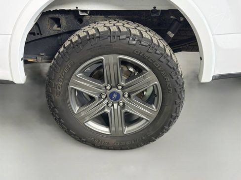 Used 2020 Ford F150 XLT w/ Equipment Group 302A Luxury AWD/4WD image 29