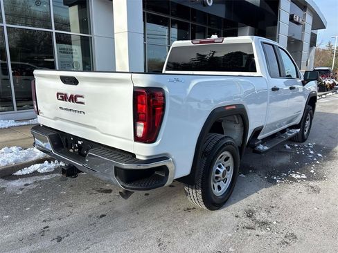 Certified 2022 GMC Sierra 2500 Pro w/ Convenience Package image 3