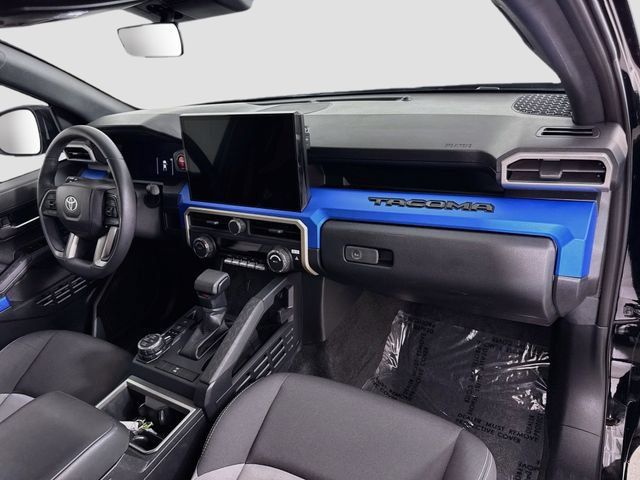 Certified 2025 Toyota Tacoma TRD Off-Road AWD/4WD image 28
