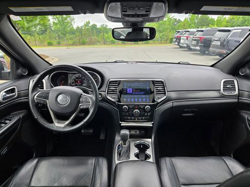 Used 2019 Jeep Grand Cherokee Limited w/ Luxury Group II AWD/4WD image 10