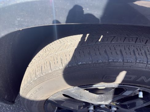 Used 2023 Chevrolet Traverse Premier w/ Redline Edition image 9