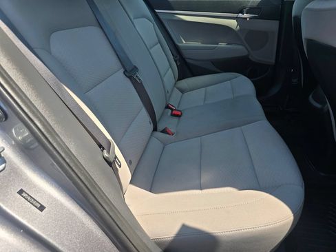 Used 2020 Hyundai Elantra SE FWD image 13