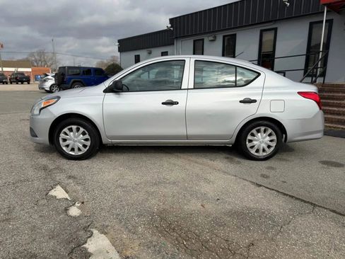 Used 2015 Nissan Versa S FWD image 10