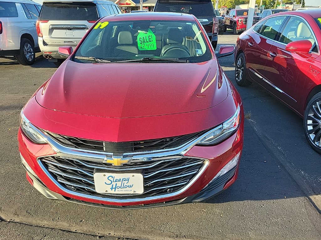 Used 2019 Chevrolet Malibu Premier w/ Sun and Wheel Package FWD image 2
