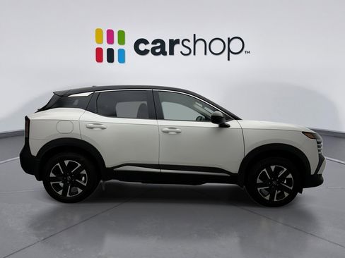 Used 2025 Nissan Kicks SV image 6