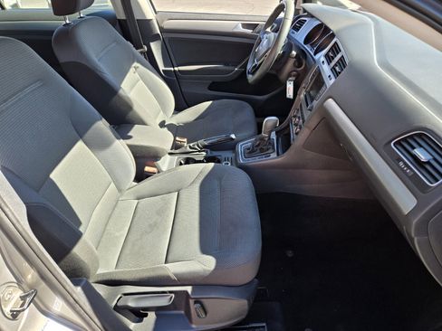 Used 2016 Volkswagen Golf S image 12