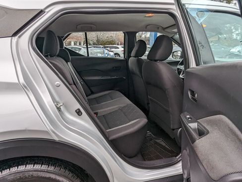 Used 2020 Nissan Kicks S image 32