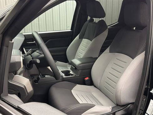 Used 2025 Toyota Tacoma TRD Off-Road image 31