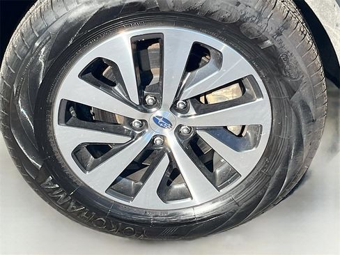 Used 2024 Subaru Outback Premium image 32