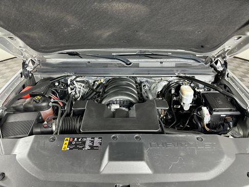 Used 2018 Chevrolet Suburban LT AWD/4WD image 36