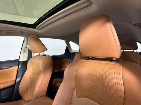 Used 2022 Lexus RX 350L FWD w/ Premium Package image 9