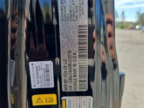 Used 2021 Jeep Gladiator Willys image 30