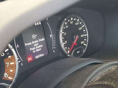 Used 2019 Jeep Renegade Latitude w/ Popular Equipment Group image 9