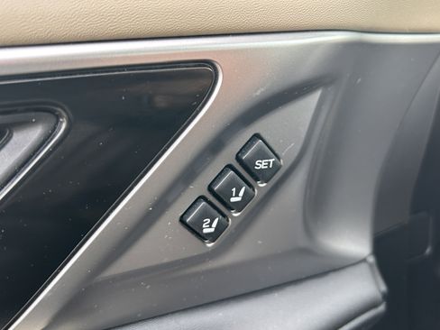 Used 2020 Subaru Outback Limited image 18