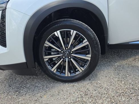Used 2026 Nissan Pathfinder Platinum FWD image 29