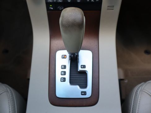 Used 2009 Volvo XC70 T6 image 36