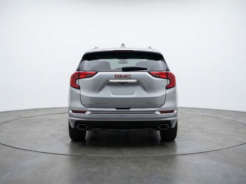 Used 2024 GMC Terrain SLT image 7