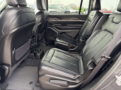 Used 2022 Jeep Grand Cherokee L Limited image 12