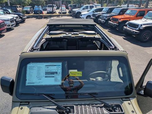 New 2025 Jeep Wrangler Unlimited Rubicon 392 image 23