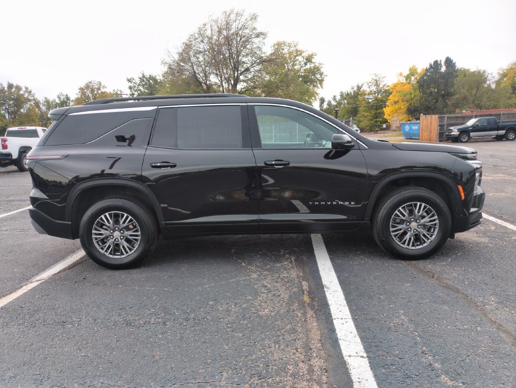 Used 2026 Chevrolet Traverse LT w/ Driver Confidence Package AWD/4WD image 6