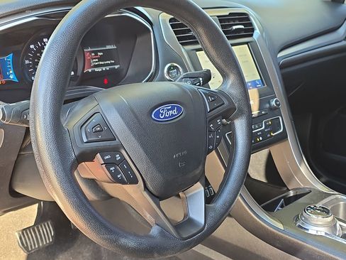 Used 2020 Ford Fusion SE image 14