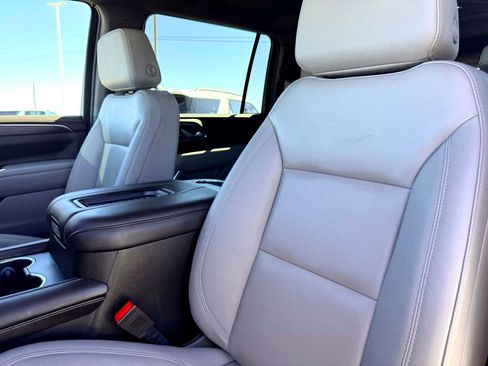 Used 2024 Chevrolet Suburban LT image 13